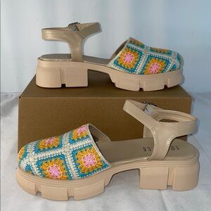 JOURNEE COLLECTION DORIT TREADED OUTSOLE PLATFORM SANDALS FTL-11-073